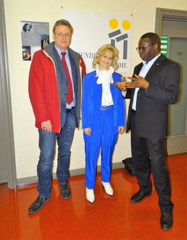 Herr Becker von der KV, Simone & Dr. Karamba Diaby