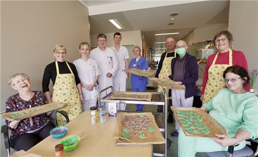 Plätzchen backen im Städtischem Klinikum Dessau am 07.04.2025