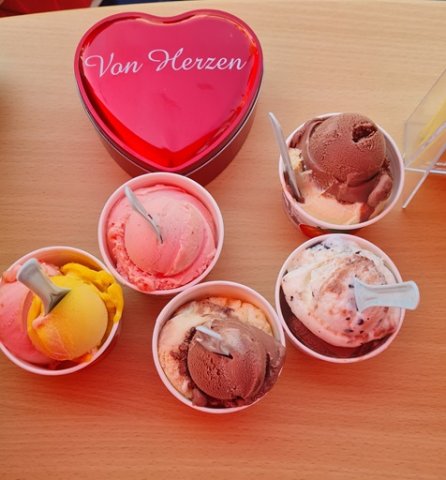 Klar haben wir auch Eis gegessen...immerhin hatten wir 31 Grad